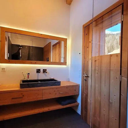 Luxusapartment Im Alpin-chic Stil Mit Pistenzugang Apartamento